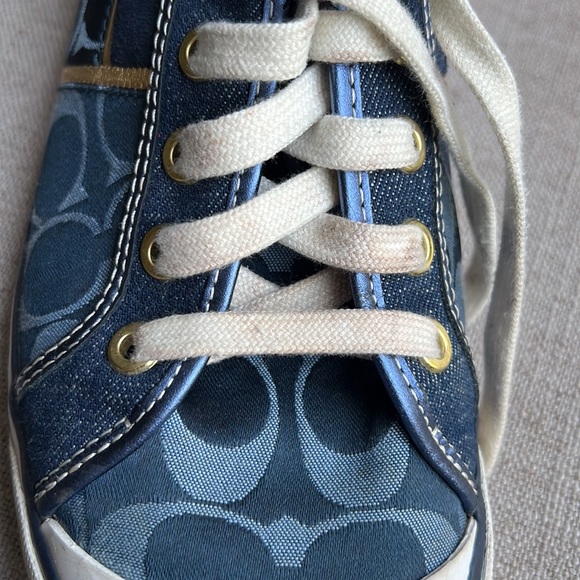 Coach blue and gold size 8 1/2 slightly worn - Picture 3 of 6